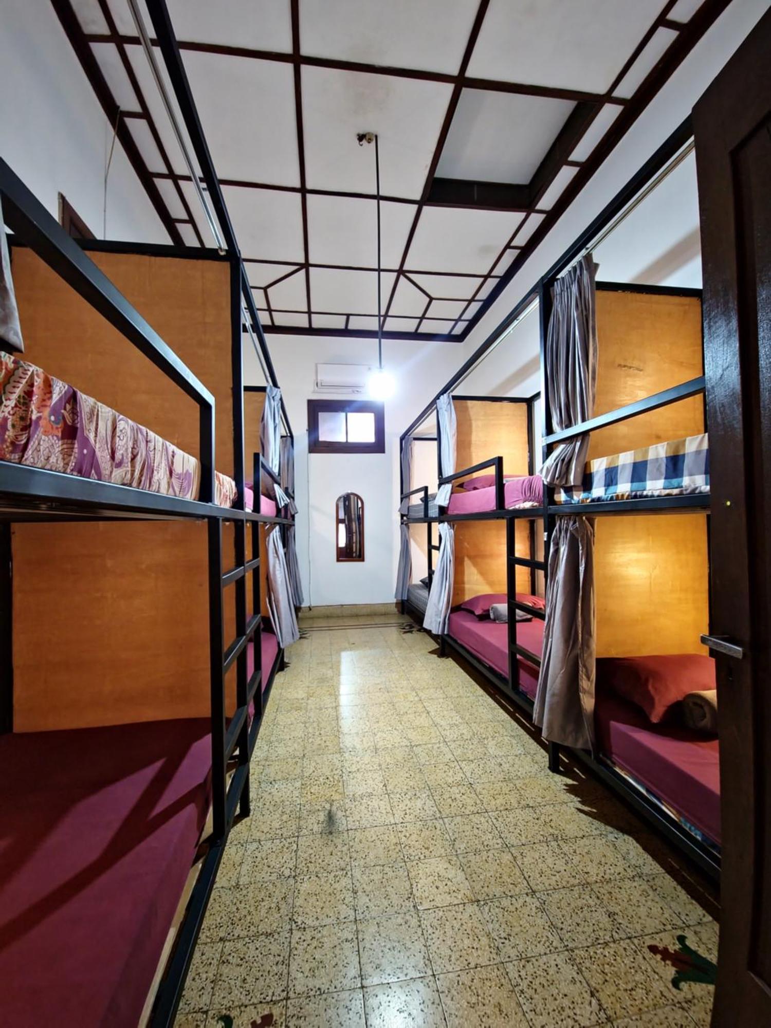 Semeru Hostel Malang (Adults Only) Экстерьер фото